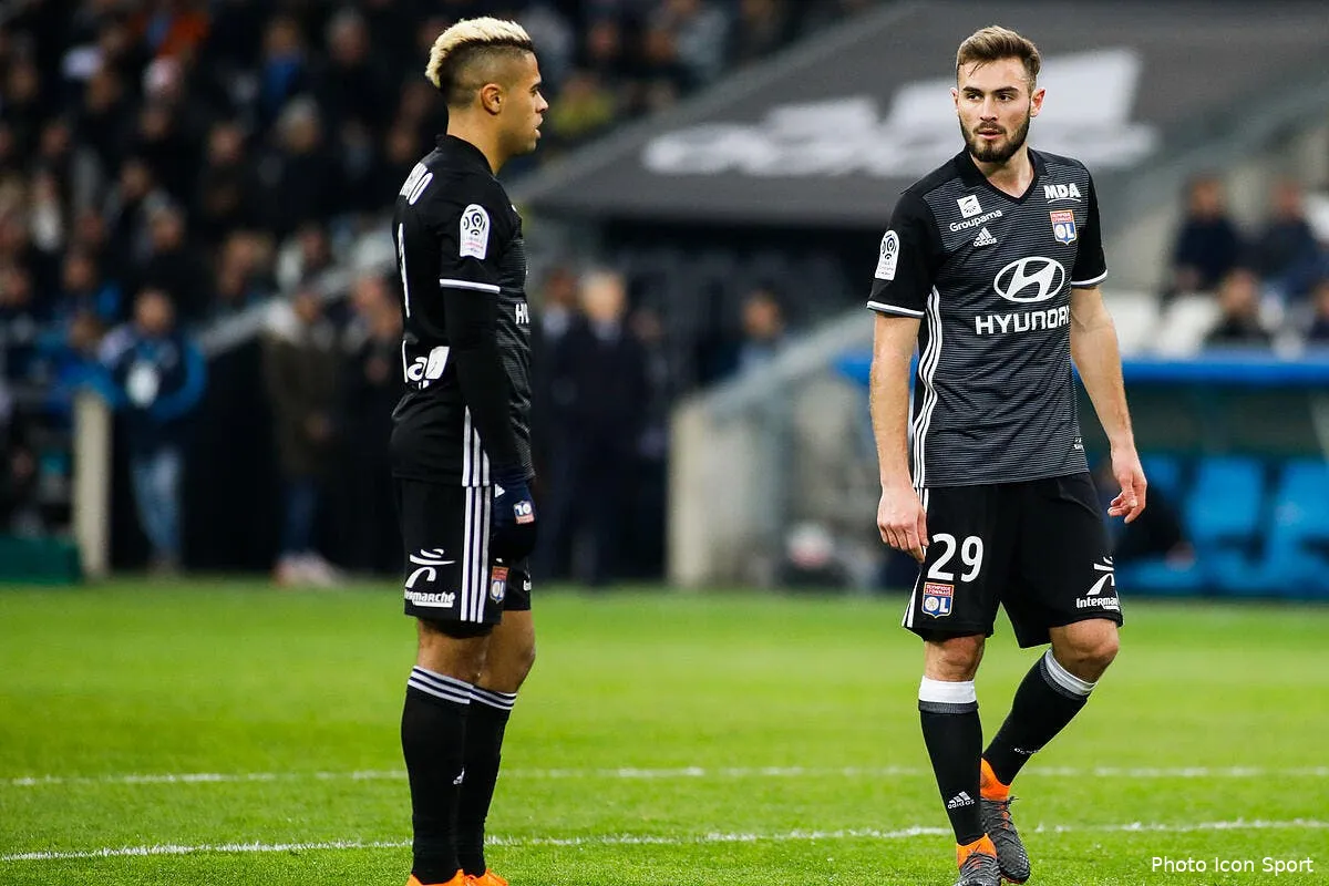ol ce joueur de l ol defend genesio corps et ame icon ruo 180318 02 02213845