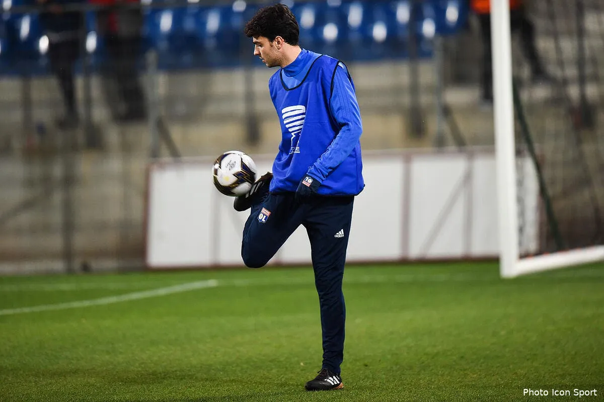 ol ces deux derniers clubs qui croient encore en grenier au mercato iconsport icon dim 131217 45 76206943