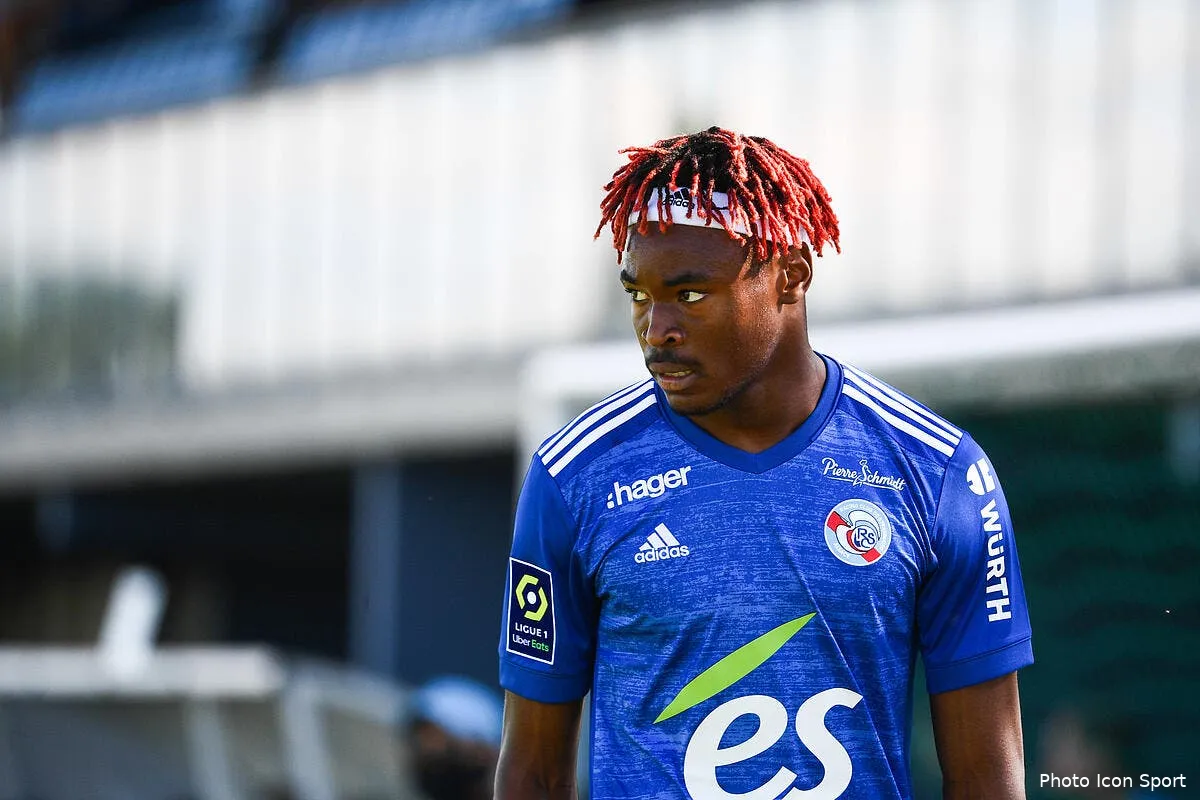 ol cheyrou et juninho fondent sur simakan icon zeb 9601294597