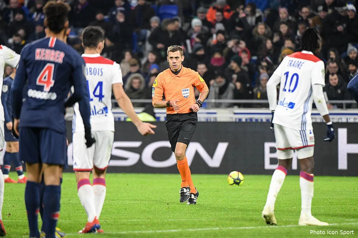 ol clement turpin defendu non ce n est pas un arbitre pro ol icon dib 030219 15 26244147