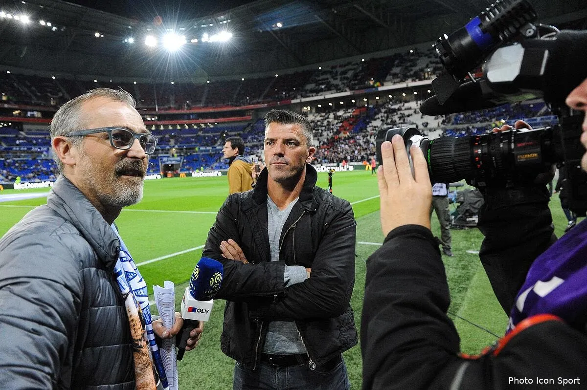 ol coupet passe des consignes aux joueurs de lyon iconsport jpt 021016 03 05163416