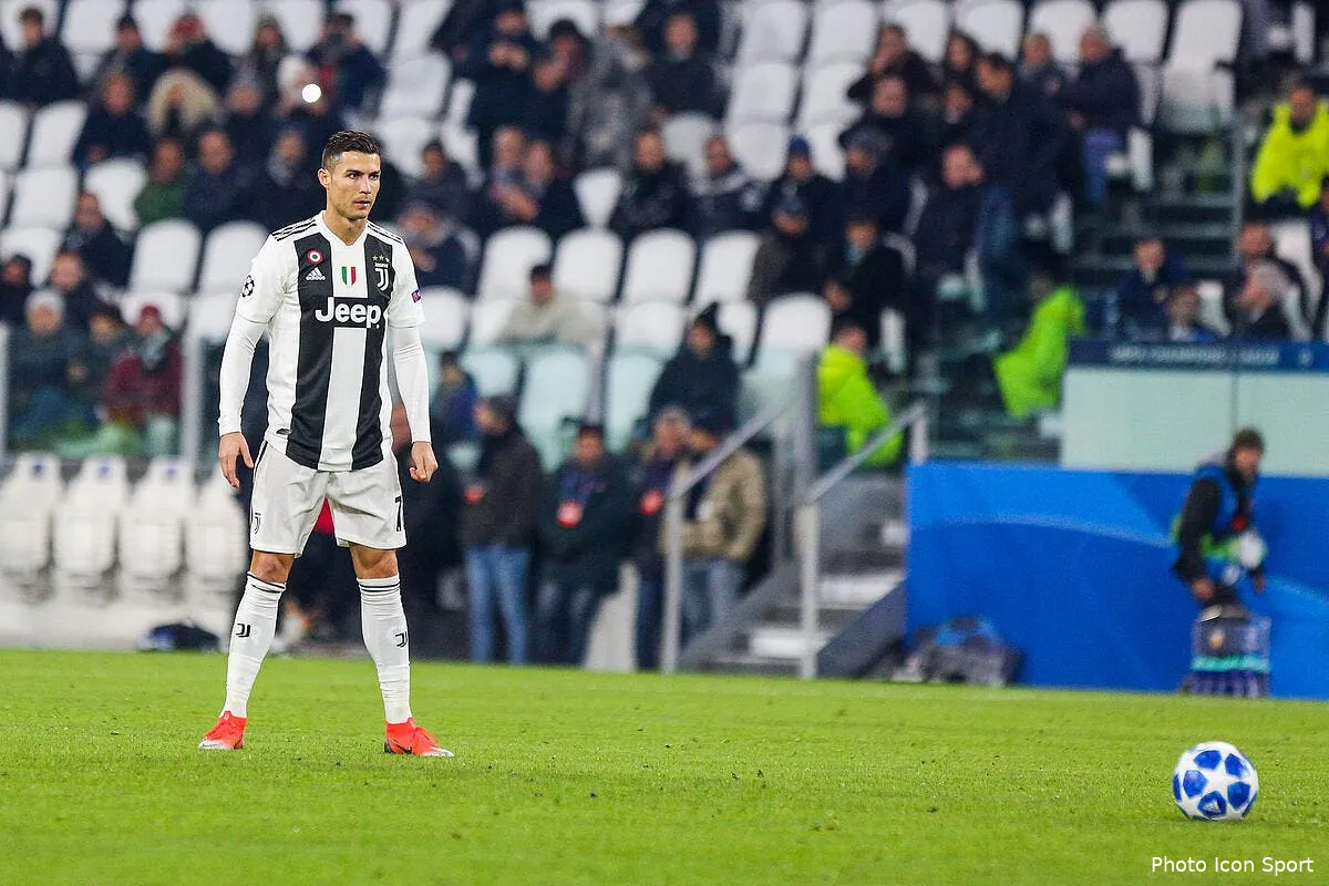 ol cristiano ronaldo se mele du mercato lyonnais iconsport icon fid 271118 08 86237537