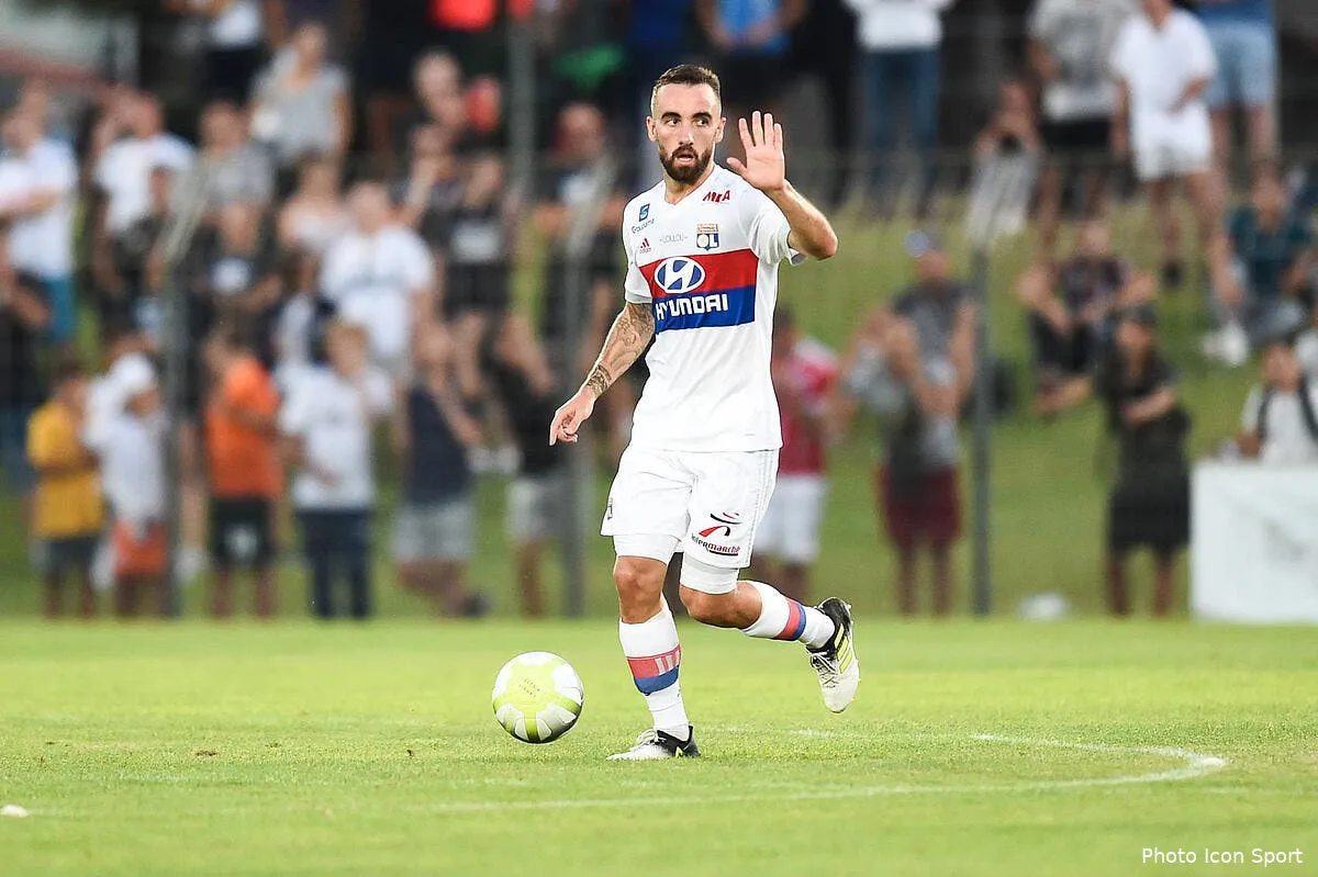 ol darder rend hommage aux supporters de l ol iconsport icon dim 300717 93 36191880