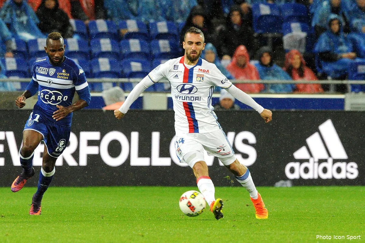 ol darder sur le banc son agent s enerve et parle d un depart iconsport jpt 051116 04 61160290