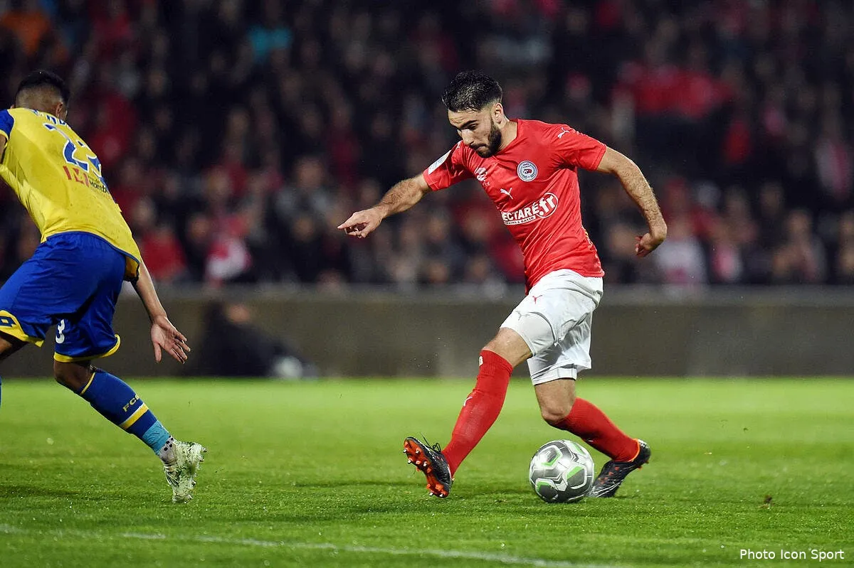 ol de castillo renvoye a la case ol par nimes iconsport icon dim 130418 05 39220733