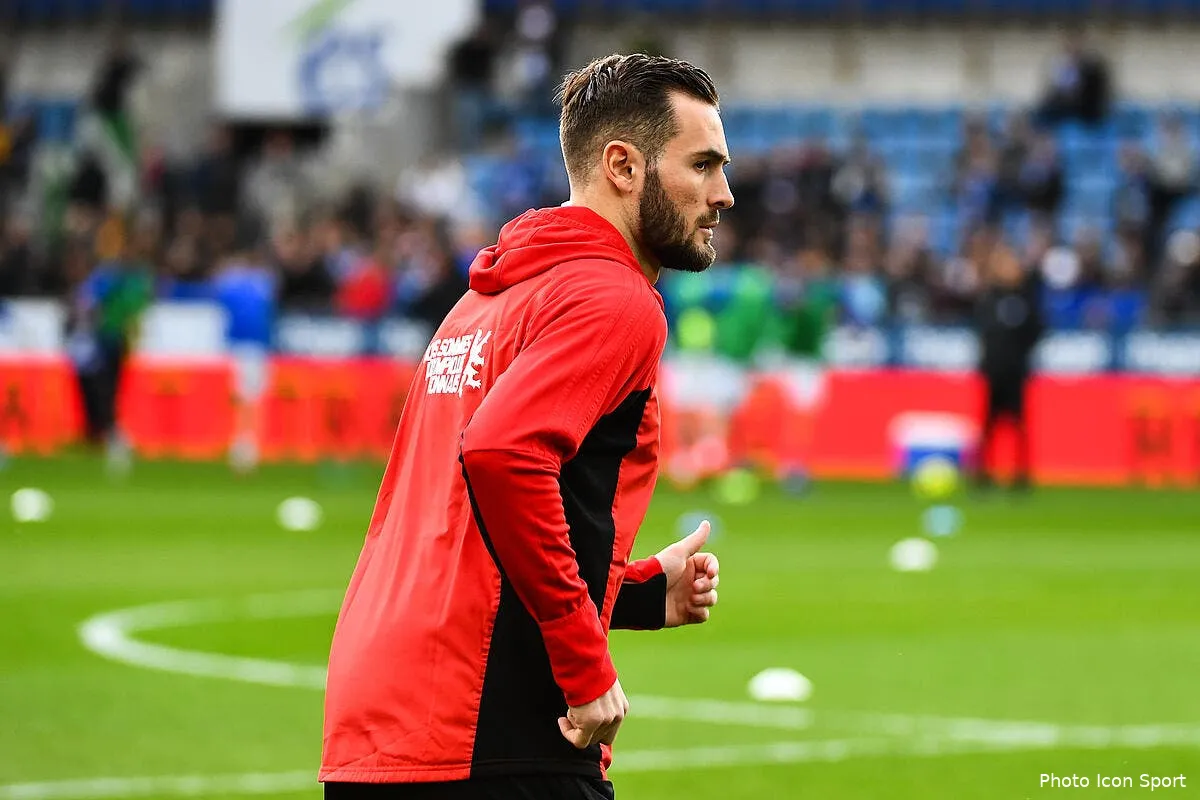 ol de retour au top il reve d etre titulaire et de croquer le barca icon bap 090319 93 06247533