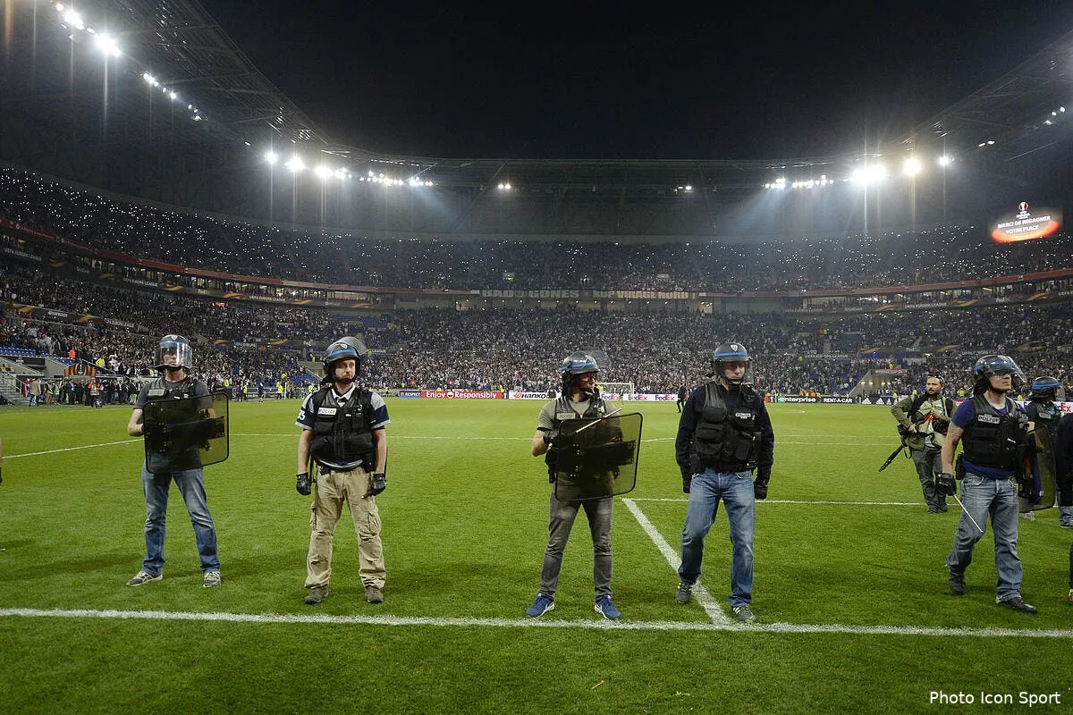 ol debordements dortmund report anthony lopes tape dans le tas iconsport laf 130417 02 18176656