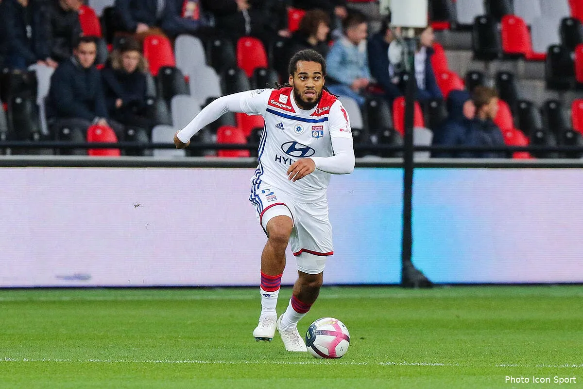 ol denayer s incline devant le niveau de ce joueur a l ol icon lem 101118 93 140237313