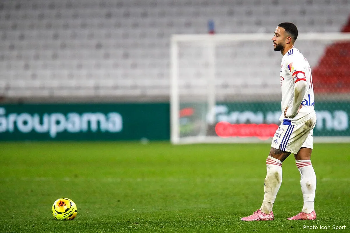 ol depay a manque le train le barca ne veut plus de lui aa 302691