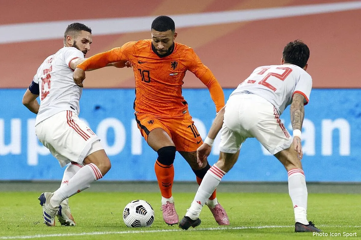 ol depay bon pour lyon mais trop faible pour le barca icon 425077624 299091