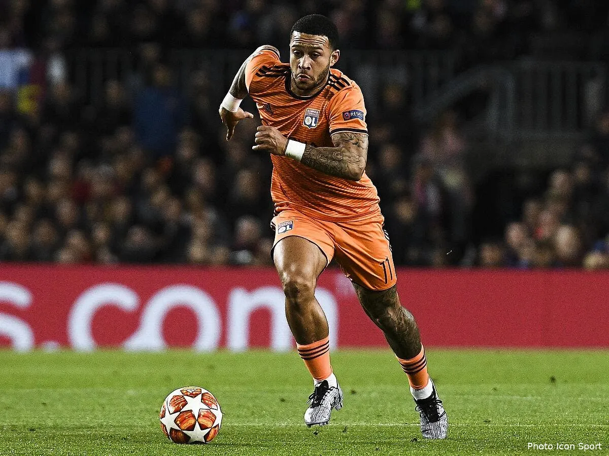 ol depay invite a partir lyon merite mieux que lui icon pixathlon 1100879247767
