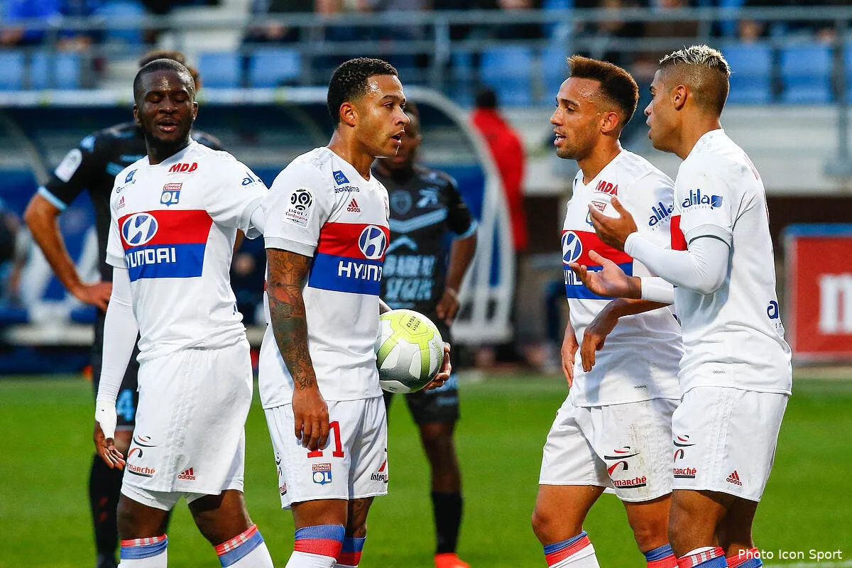 ol depay mariano la polemique ne desenfle pas iconsport icon dyg 221017 10 31198227