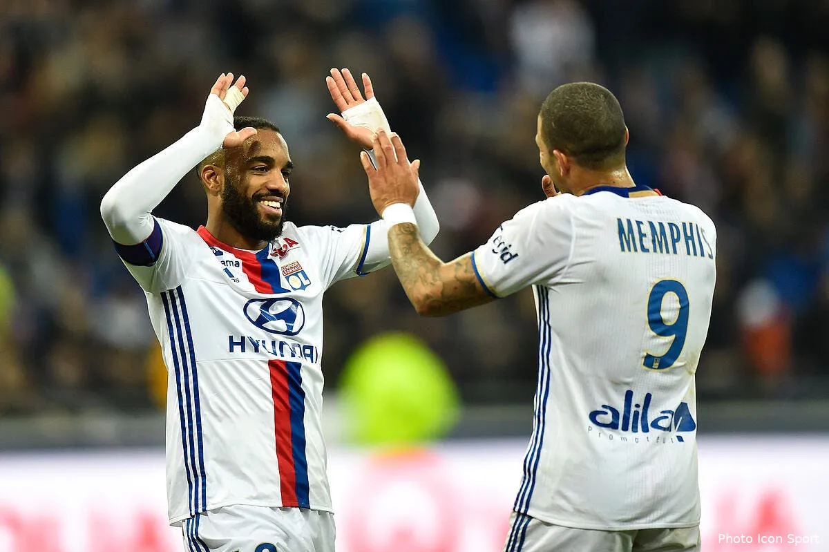 ol depay veut aider aulas a garder lacazette lacazette depay174100