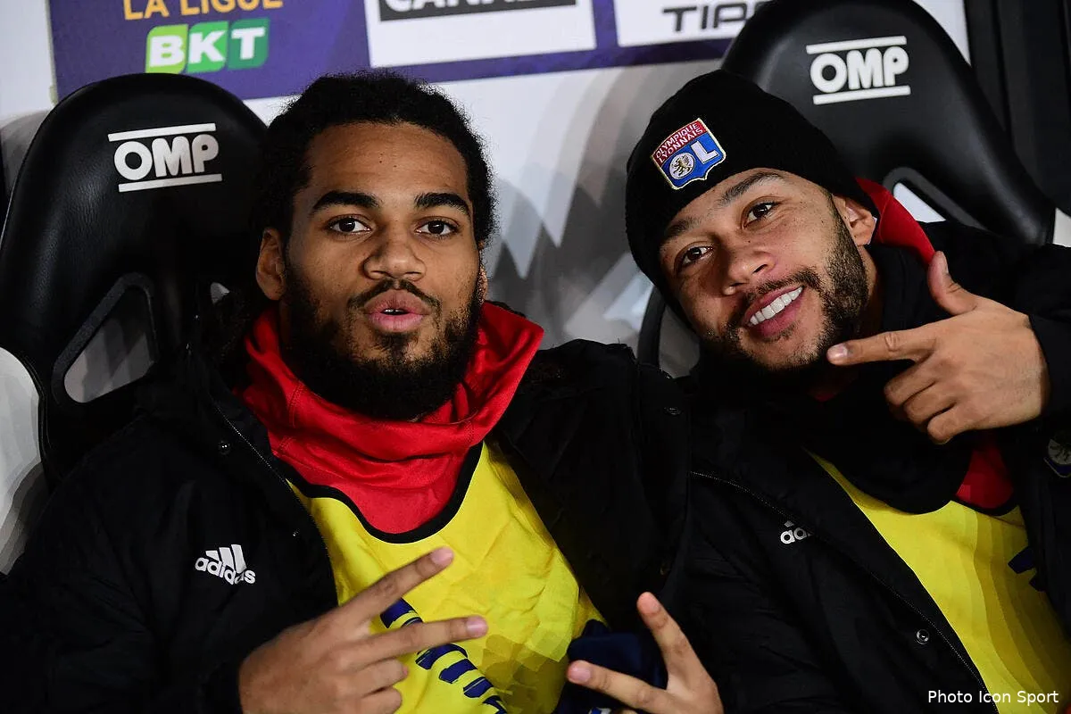 ol di meco accable depay apres sa boulette sur le mercato icon win 191218 01 74819243395