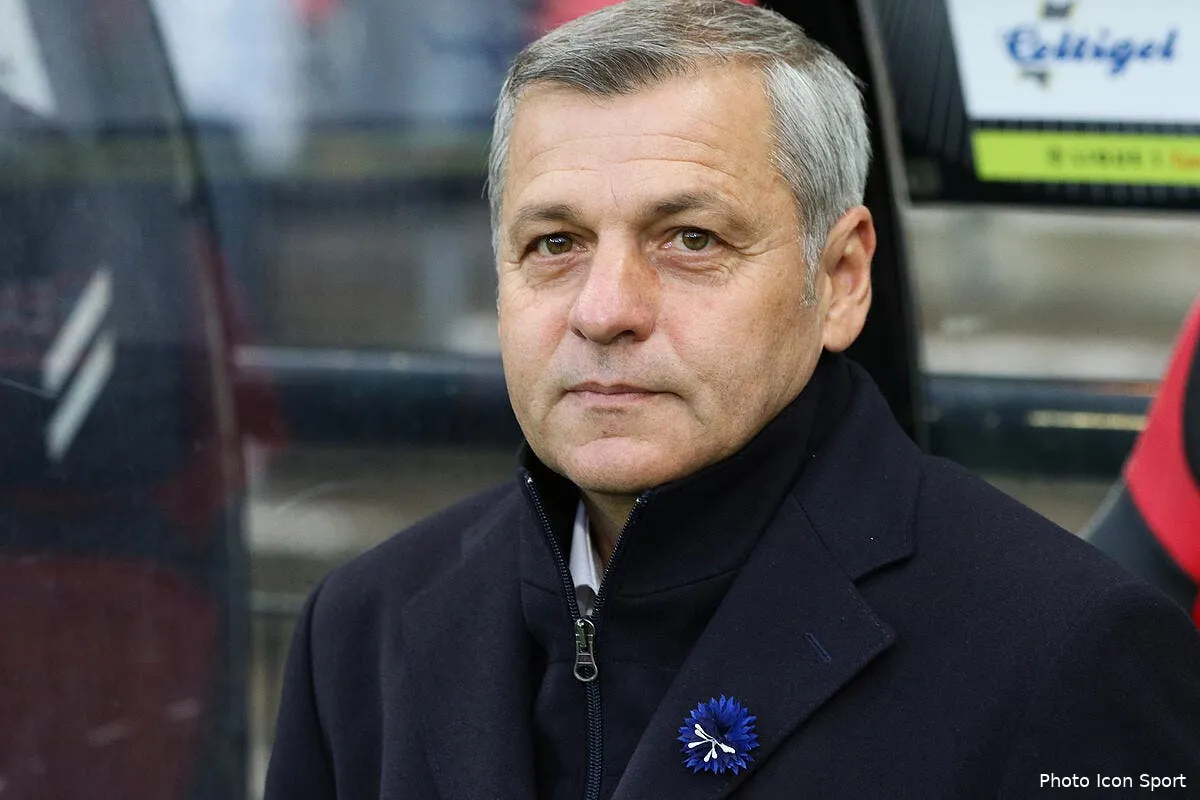 ol di meco defend genesio et attaque frontalement 3 tauliers de l ol icon lem 101118 93 76237335