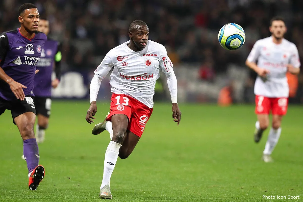 ol discussions lancees lyon craque pour une revelation de l1 hassane kamara273727