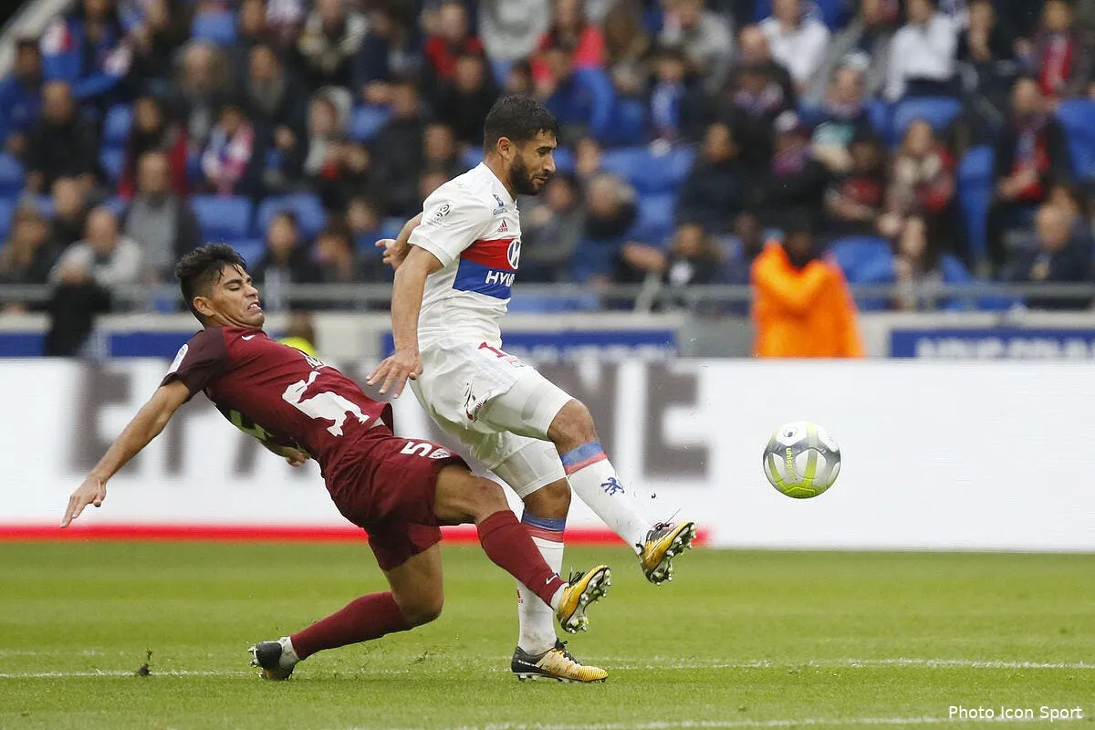 ol fekir a liverpool son agent met le feu iconsport icon bia 291017 06 00222253