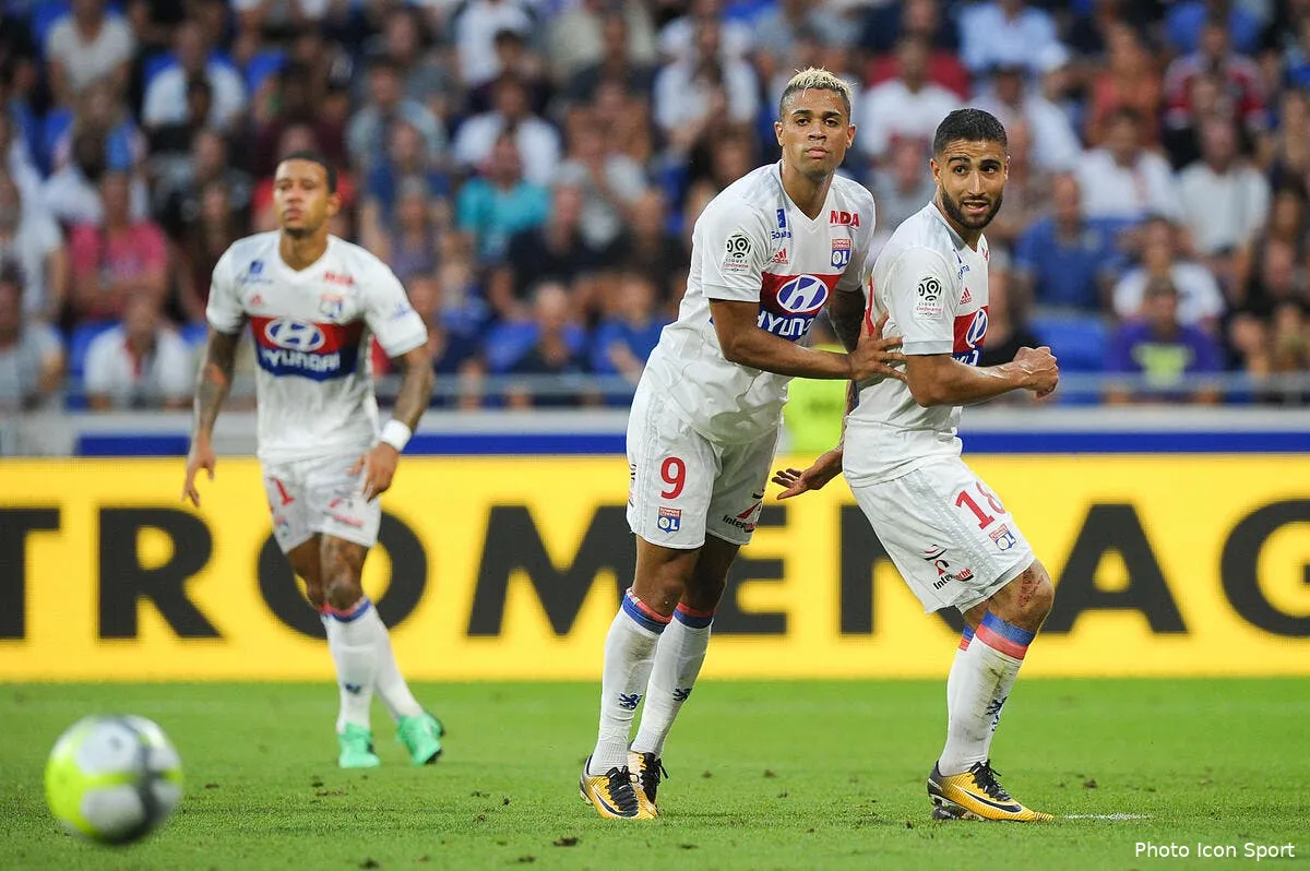 ol fekir craque et demolit le comportement de mariano et memphis iconsport icon fer 050817 10 19 1198137