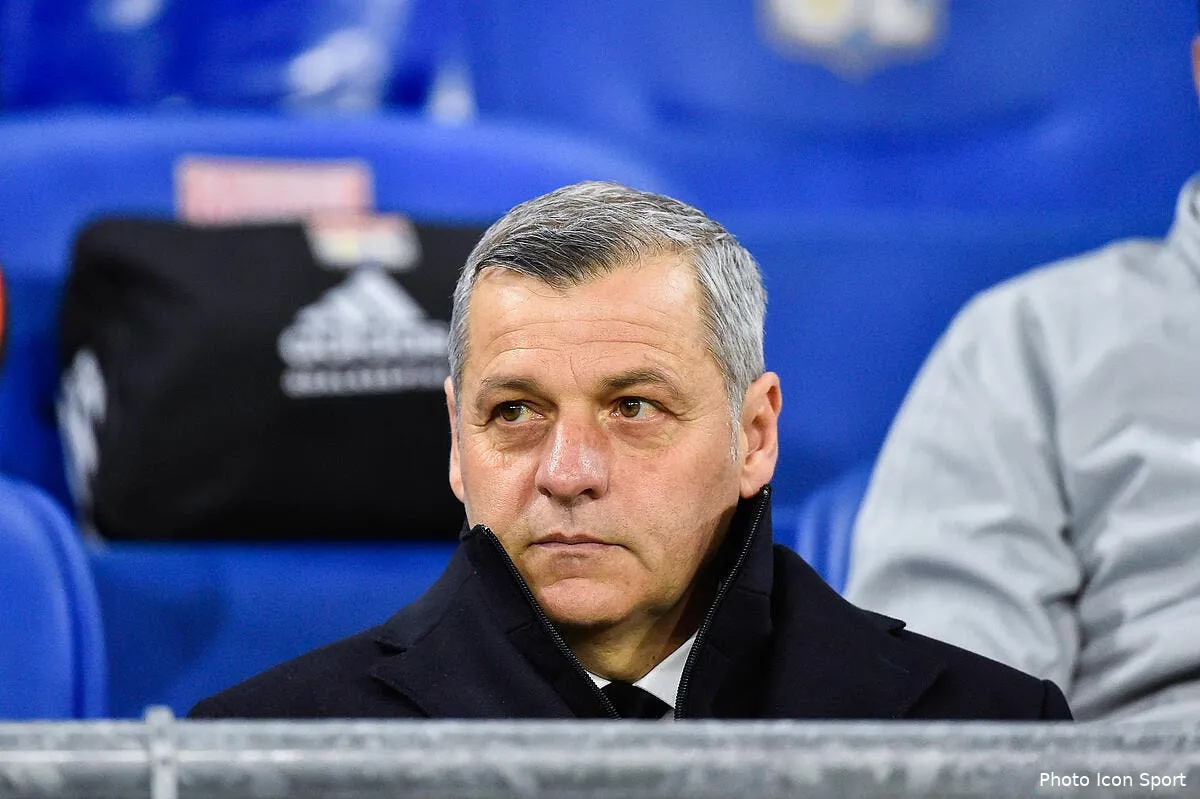 ol flagelle pour son choix defensif face a l asse genesio assume a 200 iconsport icon laf 150218 11 42211289