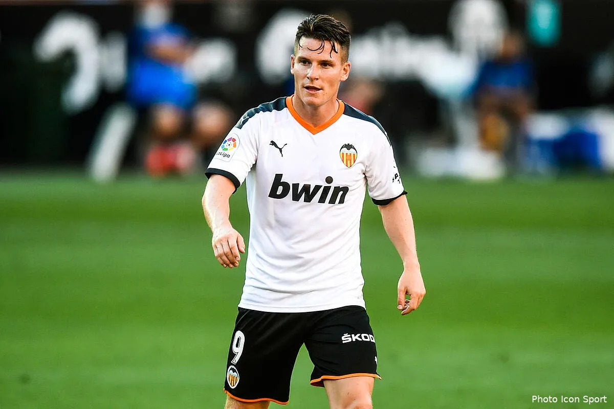 ol gameiro a lyon la rumeur s amplifie au mercato icon bb 200707 102290831