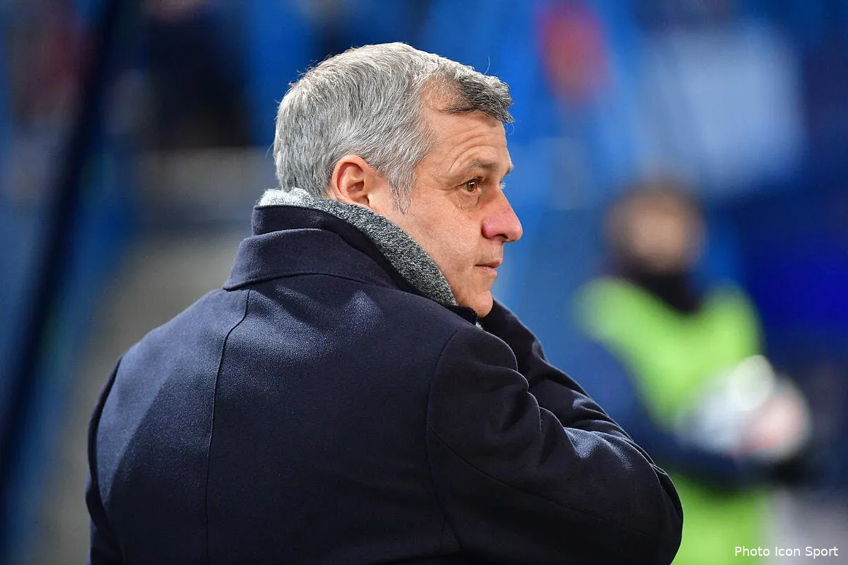 ol genesio annonce un changement de schema pour stopper messi genesio 17244903