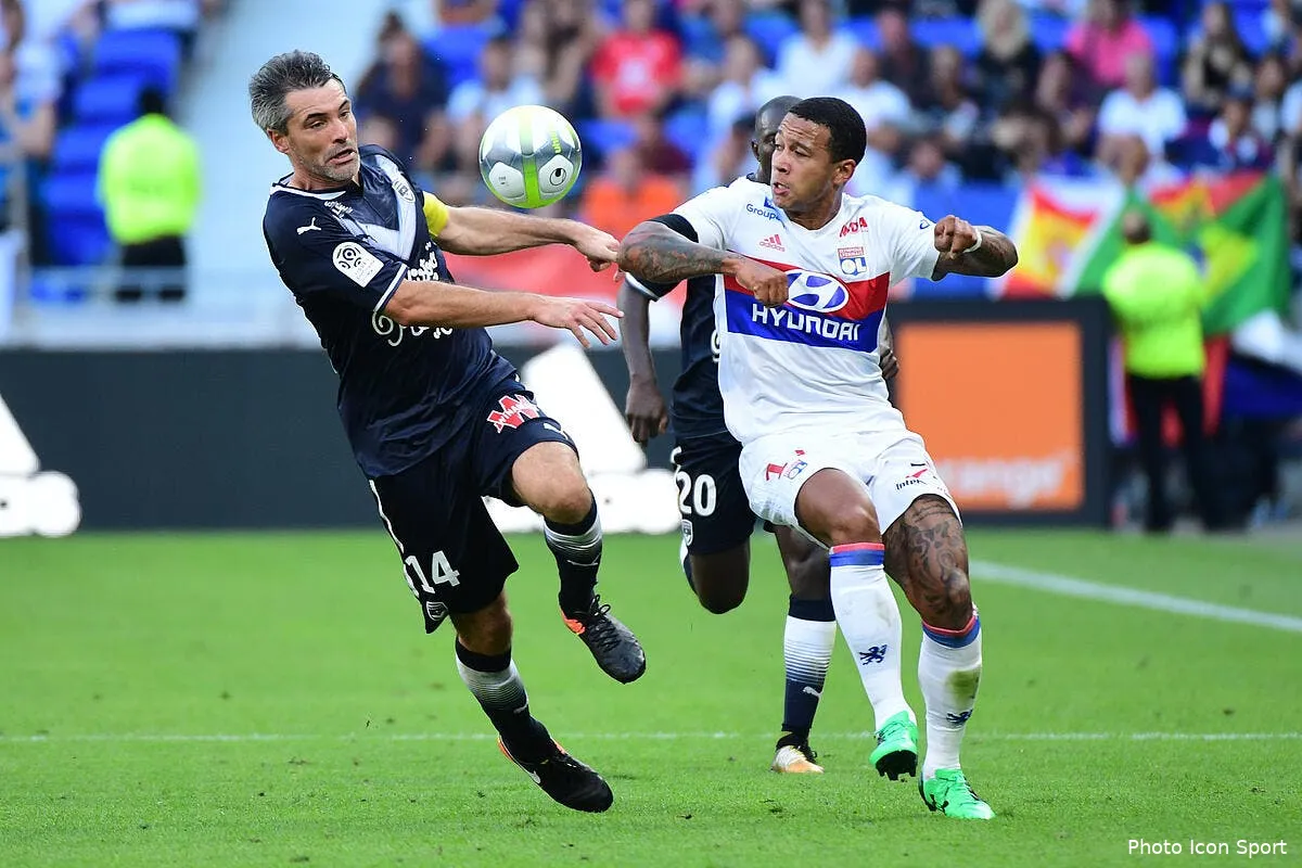 ol genesio colle un deuxieme avertissement a memphis depay iconsport icon win 190817 01 13987192565