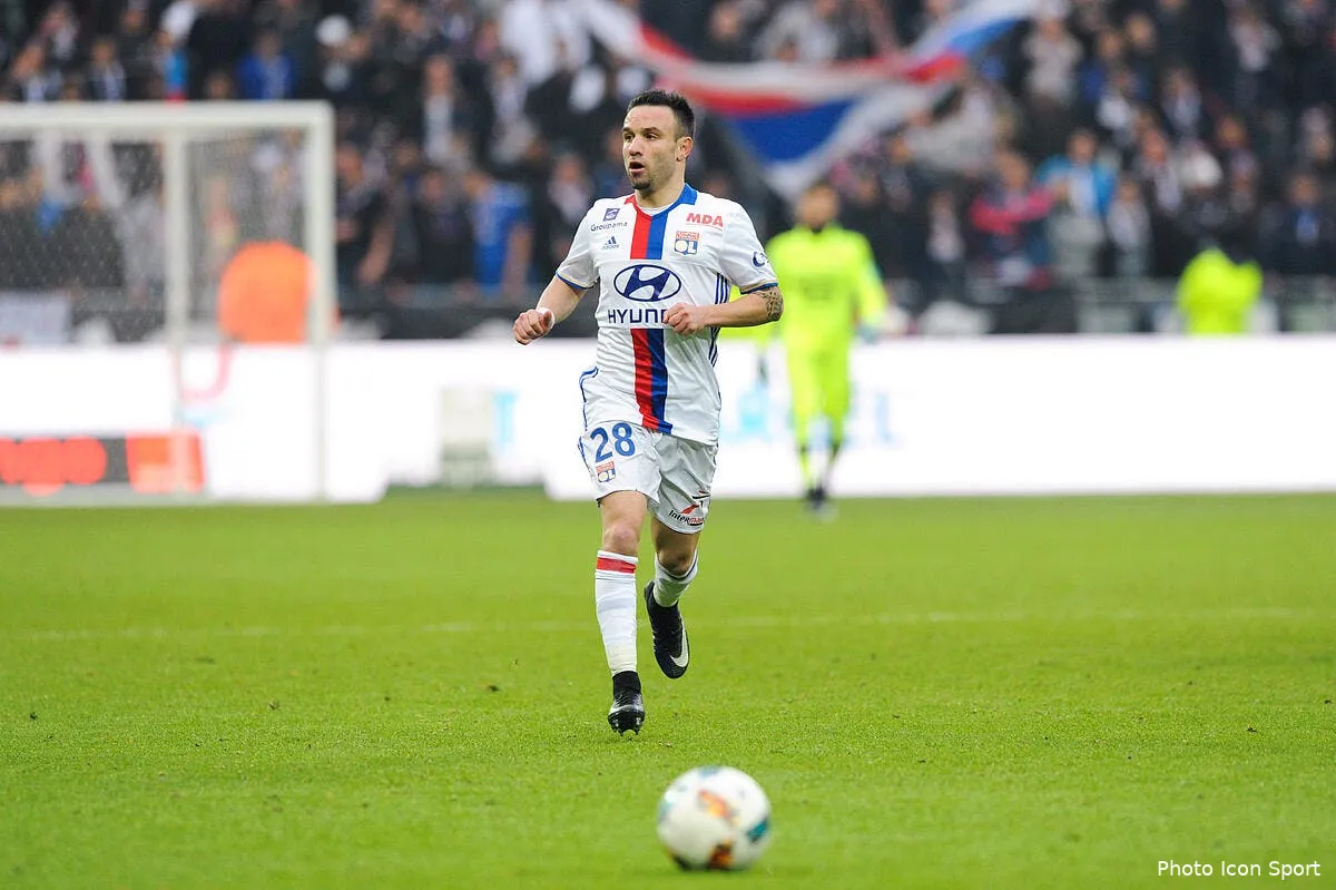 ol genesio repond a aulas et defend fekir et valbuena iconsport jpt 111216 08 20164350
