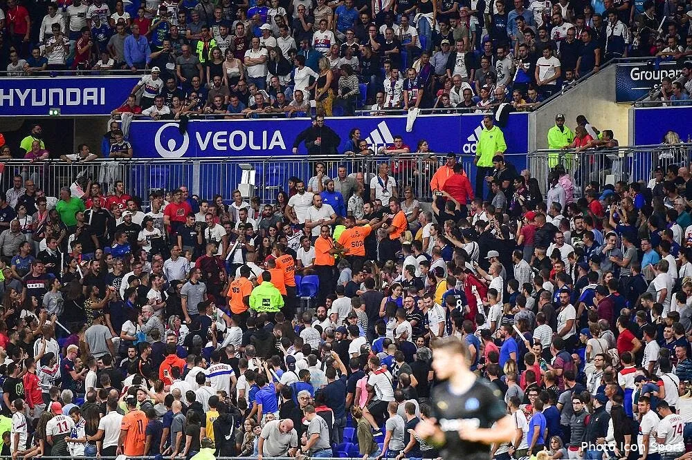 ol groupama n a pas du tout aime le tract anti marseille icon win 230918 01 63671231481