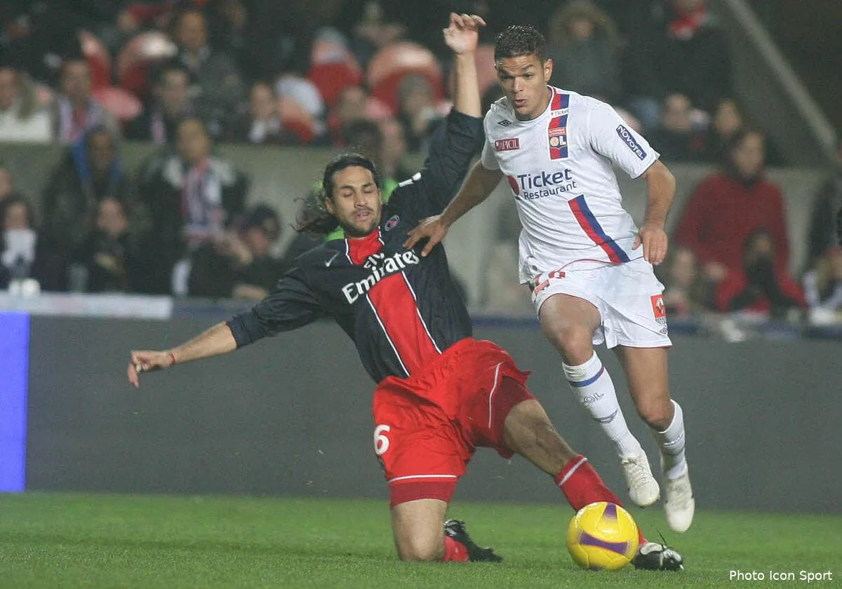 ol il y a 10 ans ben arfa etait le heros lyonnais au parc iconsport oap 281007 01 77193415