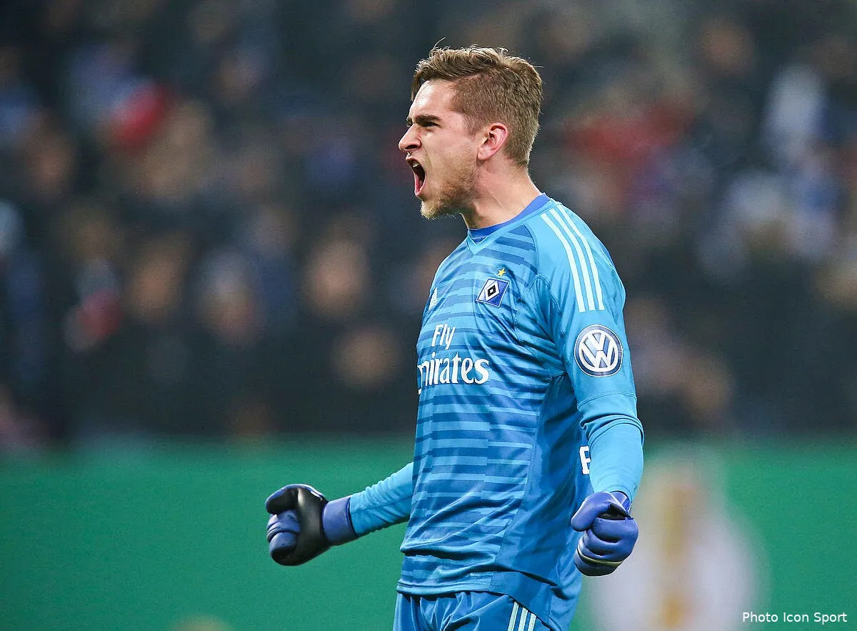 ol julian pollersbeck signe a lyon jusqu en 2024 icon mis 050219cm022294505