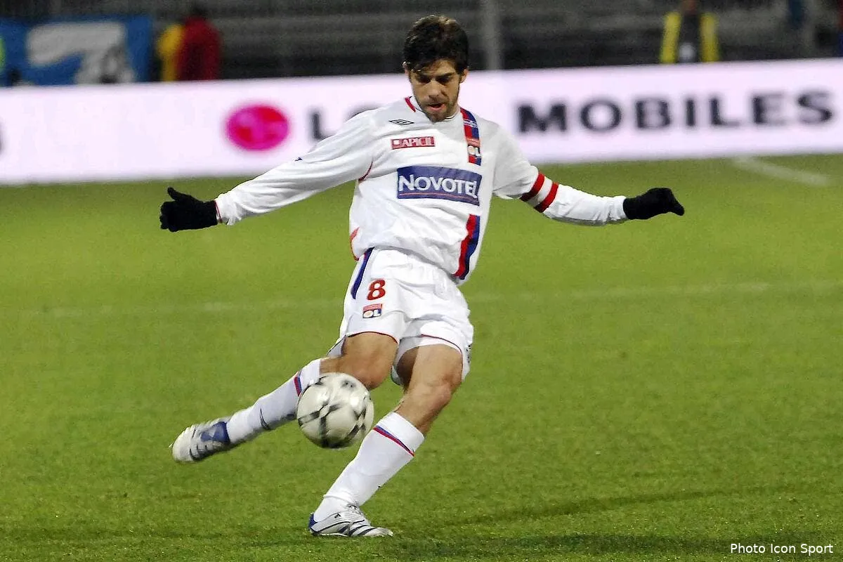 ol juninho en short cette serie que l om veut aneantir icon ger 111107 03 05277985