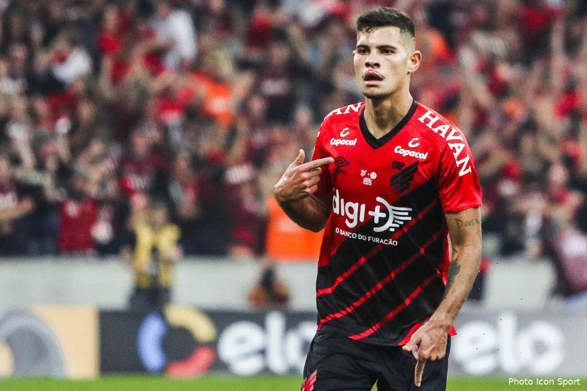 ol juninho est a bogota bruno guimaraes c est chaud icon af820190911081 1276795