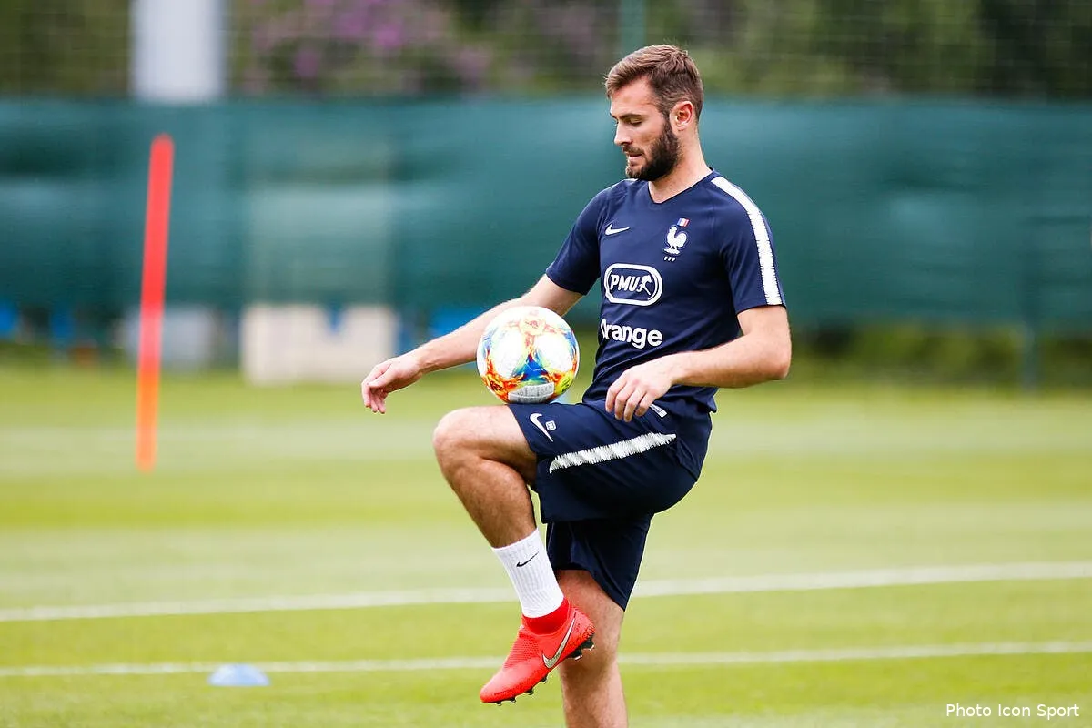 ol juninho fait une promesse a tousart avant le mercato icon fid 300519 88 50254899