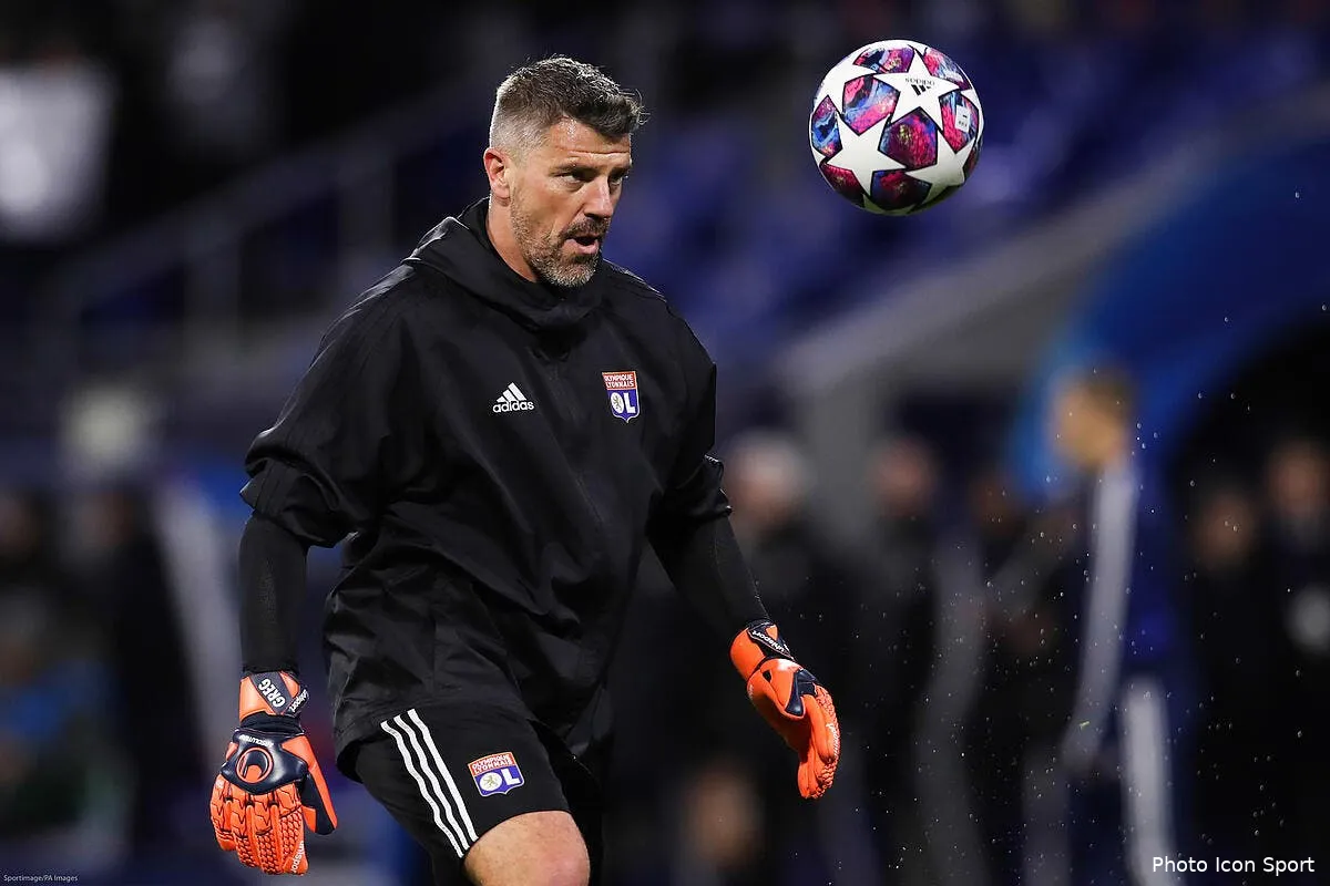 ol juninho garcia coupet regle ses comptes et ca pique icon 50804147288321