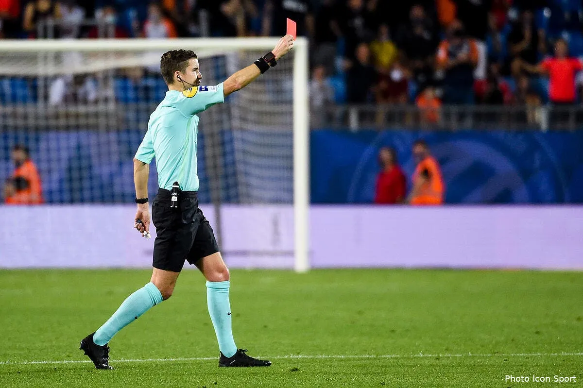 ol juninho remplace garcia et allume l arbitre icon adim 150920 34 28294269