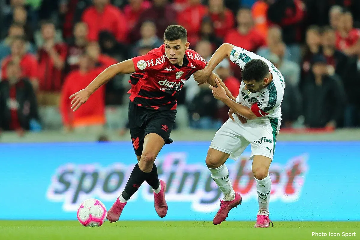 ol juninho se lance a l assaut de bruno guimaraes icon ap 12178897275859