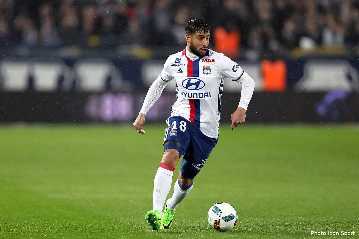ol l ambiance au besiktas fekir se renseigne sur youtube iconsport blo 030317 12 156175574