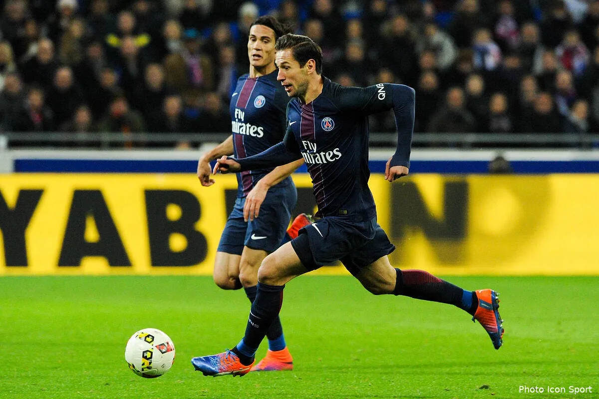 ol l ol a la lutte avec le milan ac pour krychowiak iconsport jpt 271116 08 07189729