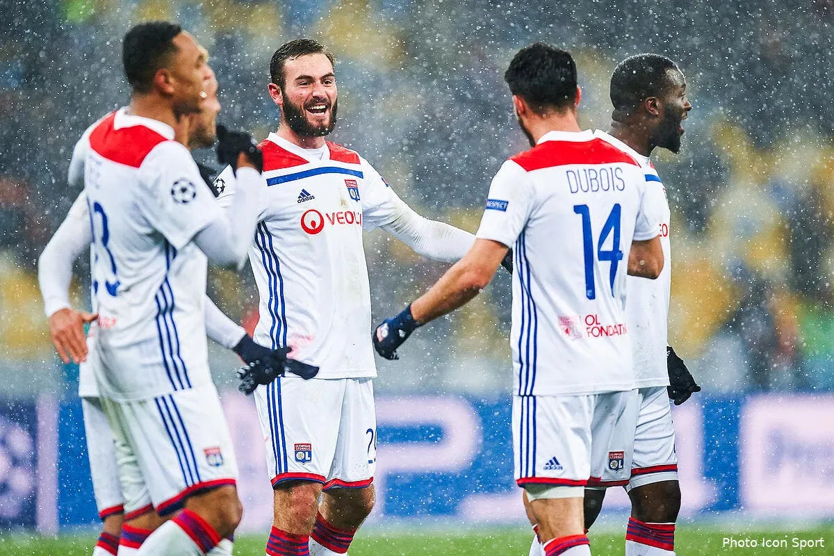 ol l ol merite du respect c etait presque le petit du groupe icon nwp 121218 92 10239109