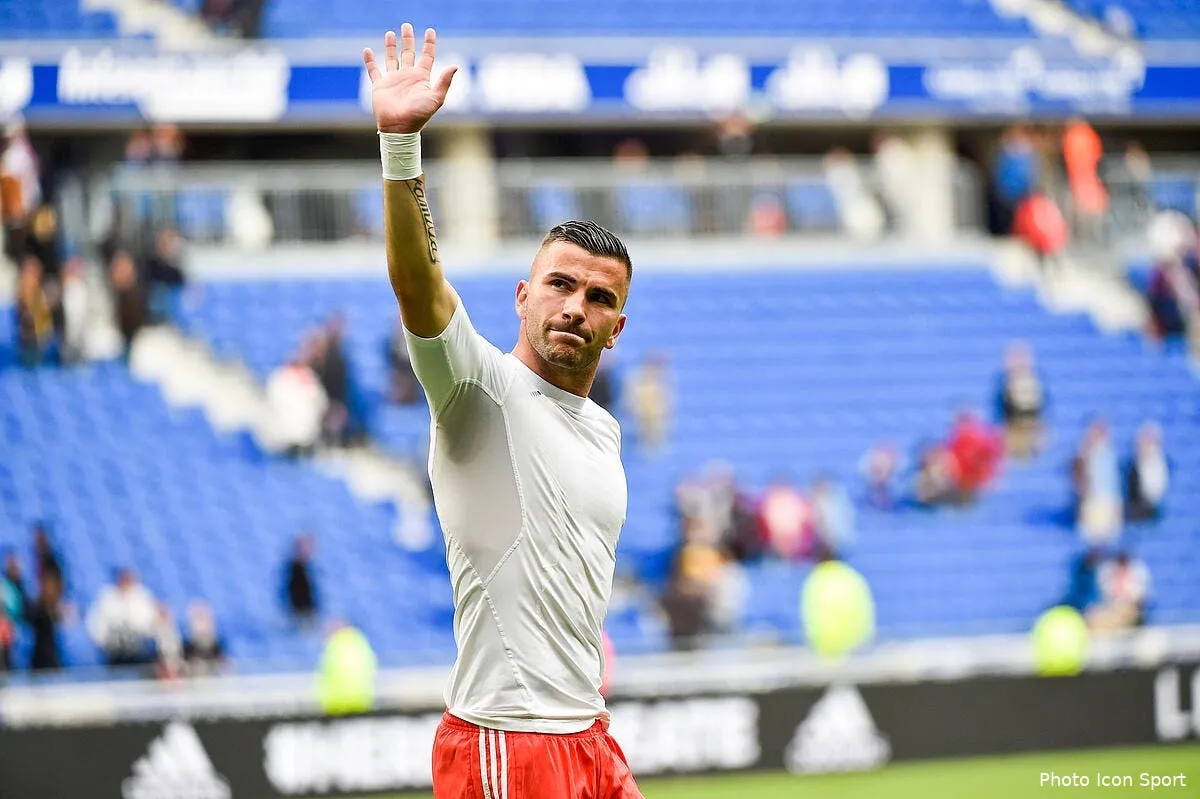 ol l om s est incroyablement trompe dans sa triple attaque contre lopes iconsport icon laf 280418 93 46217239