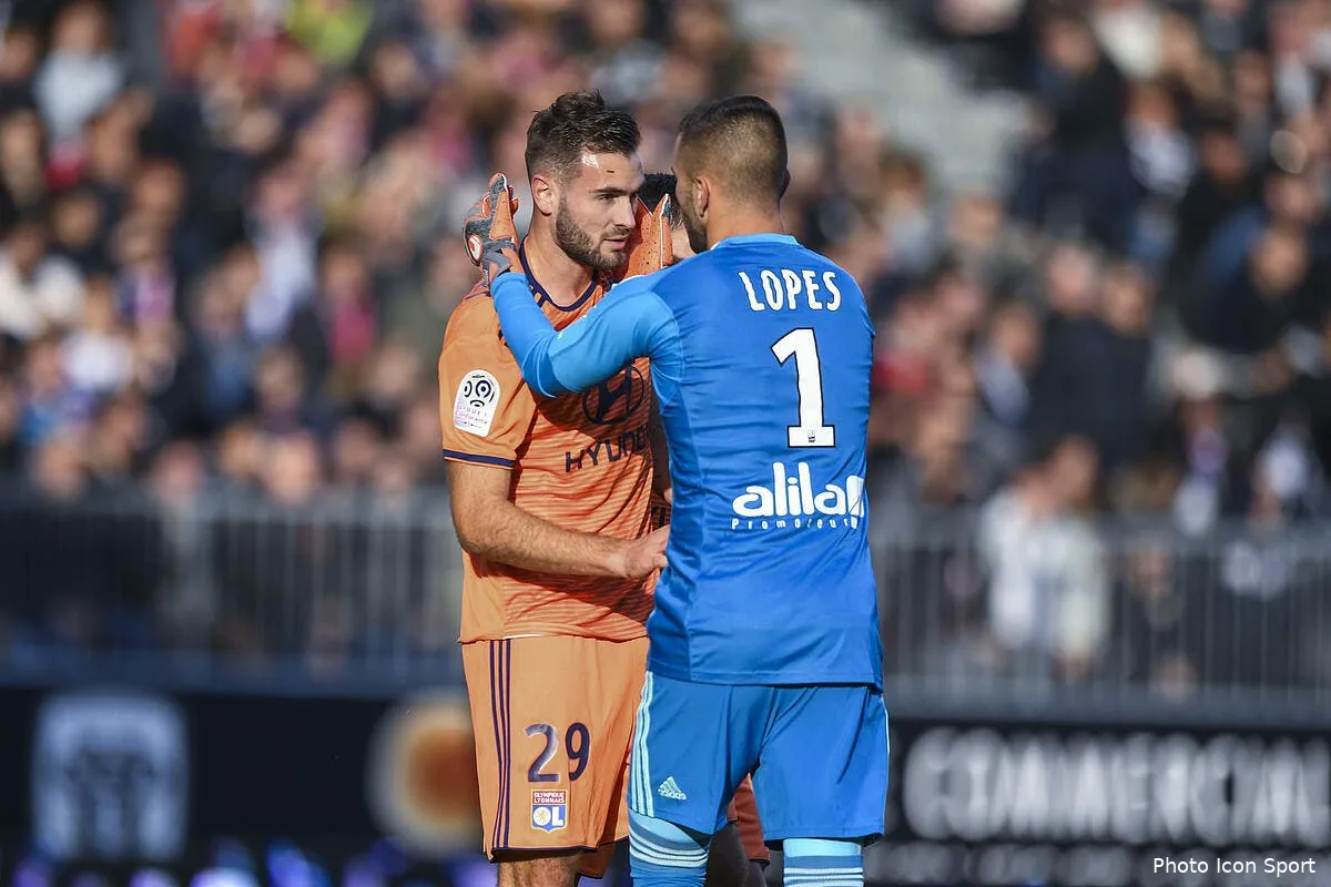 ol la defense de l ol est bancale ce joueur s agace icon alc 271018 45 11234577