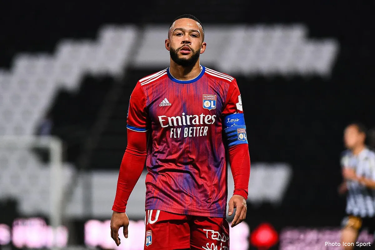 ol la juve ne s acharne pas depay peut rester icon bap 221120 93 043 303077