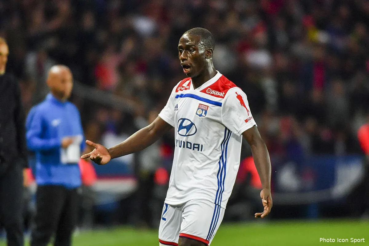 ol la juve regarde a lyon pour remplacer alex sandro au mercato icon alc 071018 45 160232761