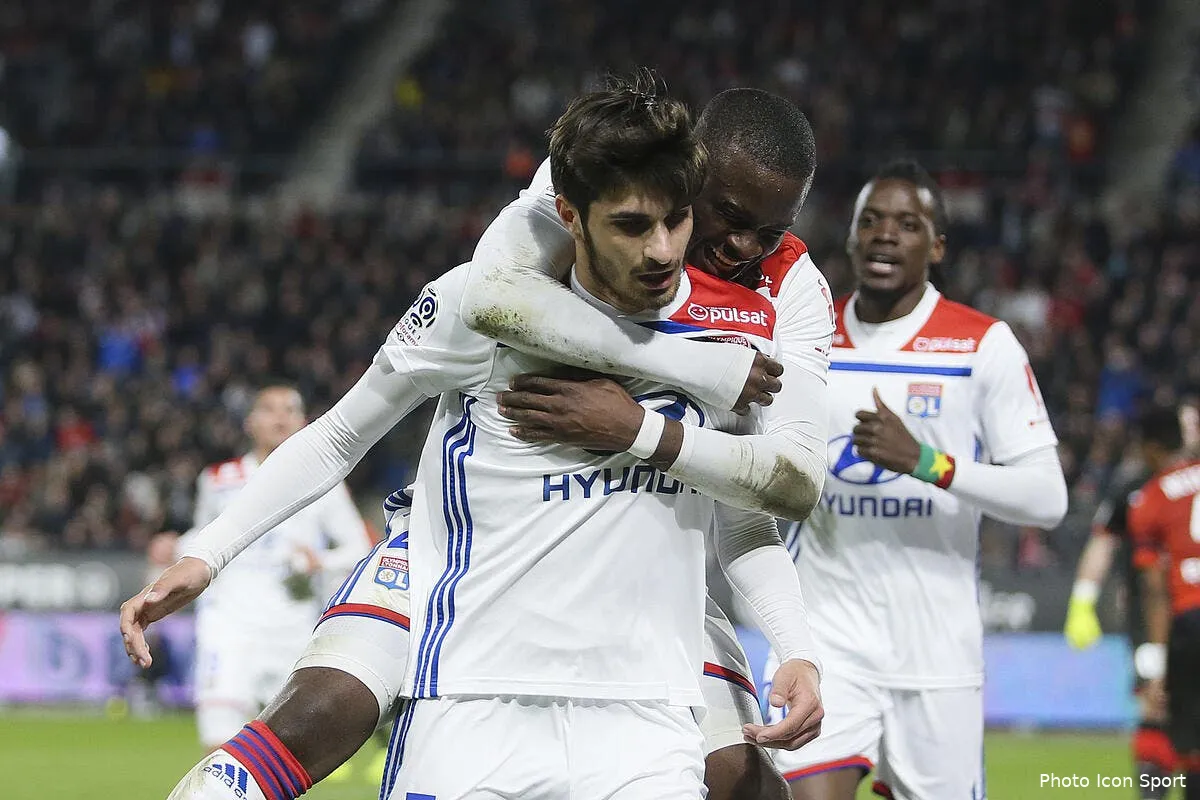 ol la piste terrier deja creusee et bientot enterree au mercato terrier 6254133