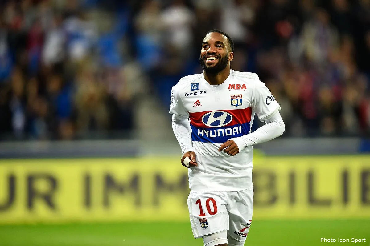 ol lacazette l avoue il etait la star n 1 a lyon icon laf 200517 03 03219007