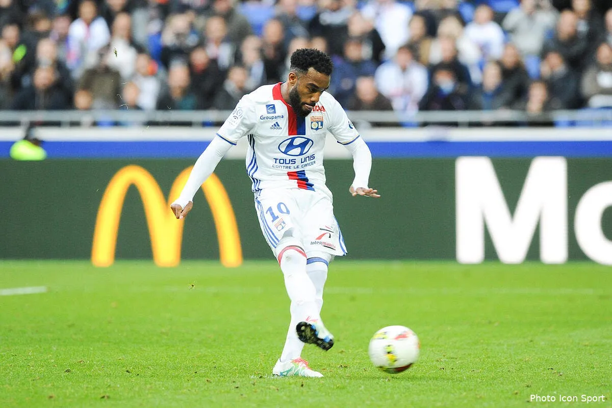 ol lacazette le monsieur penalty de la ligue 1 iconsport jpt 221016 01 09158840