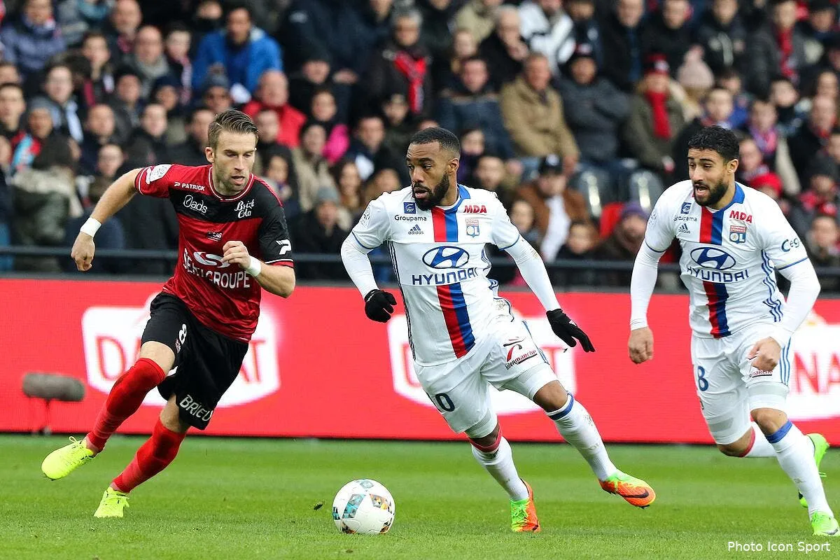 ol lacazette ou pas l ajax a tout prevu pour faire tomber l ol iconsport lem 110217 01 15178680