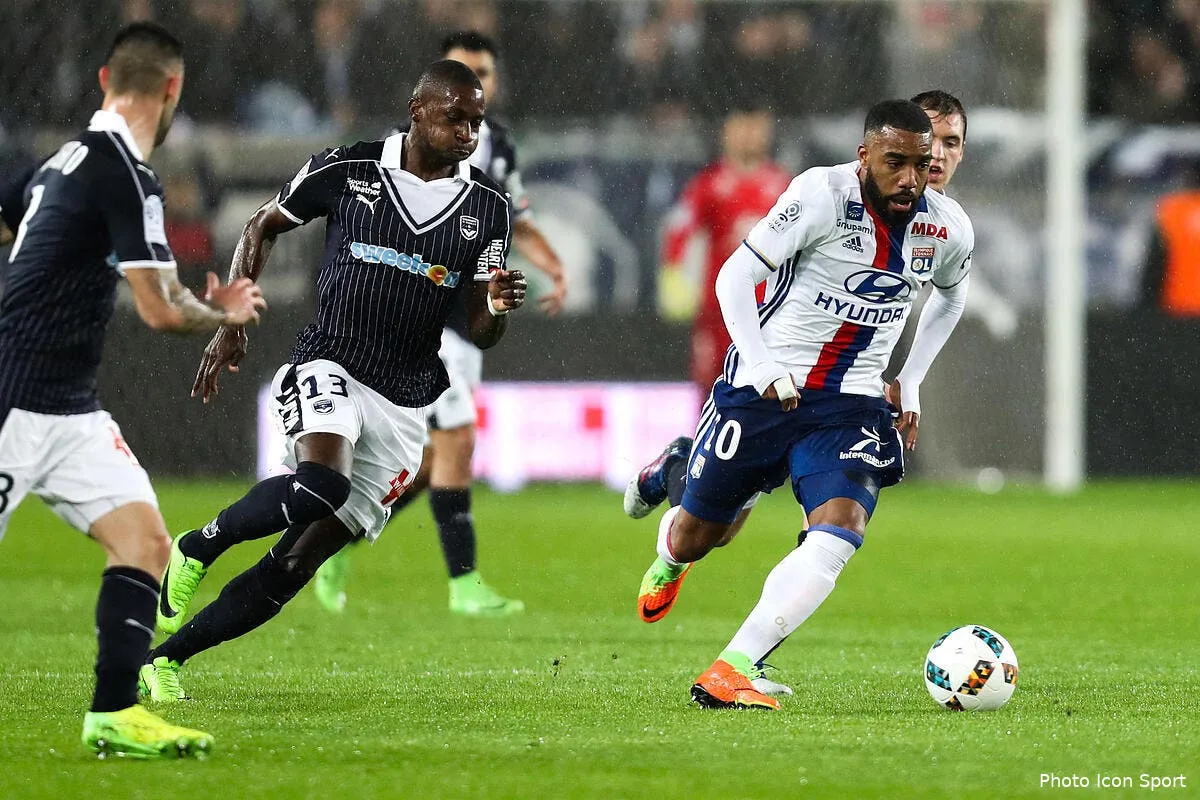 ol lacazette pointe du doigt un souci majeur iconsport blo 030317 02 11172756
