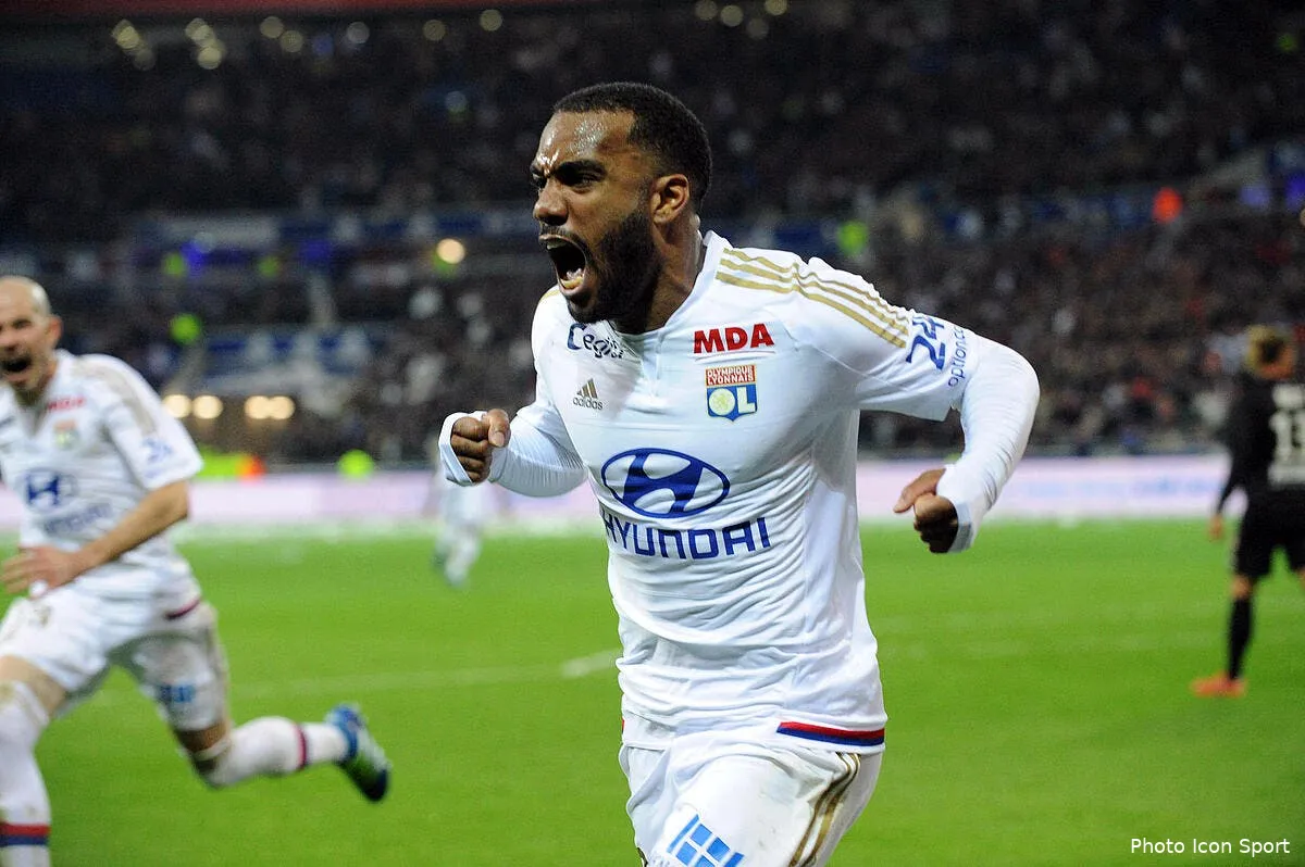 ol lacazette prolonge et augmente a lyon iconsport jpt 150416 28 15150456