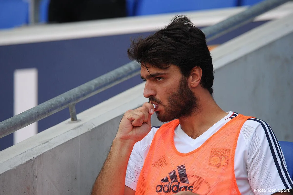 ol le cas clement grenier fend le coeur de genesio iconsport icon fer 050817 11 08197655